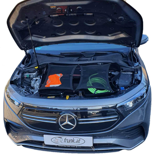 Frunk til Mercedes EQA monteret under motorhjelmen med bil
